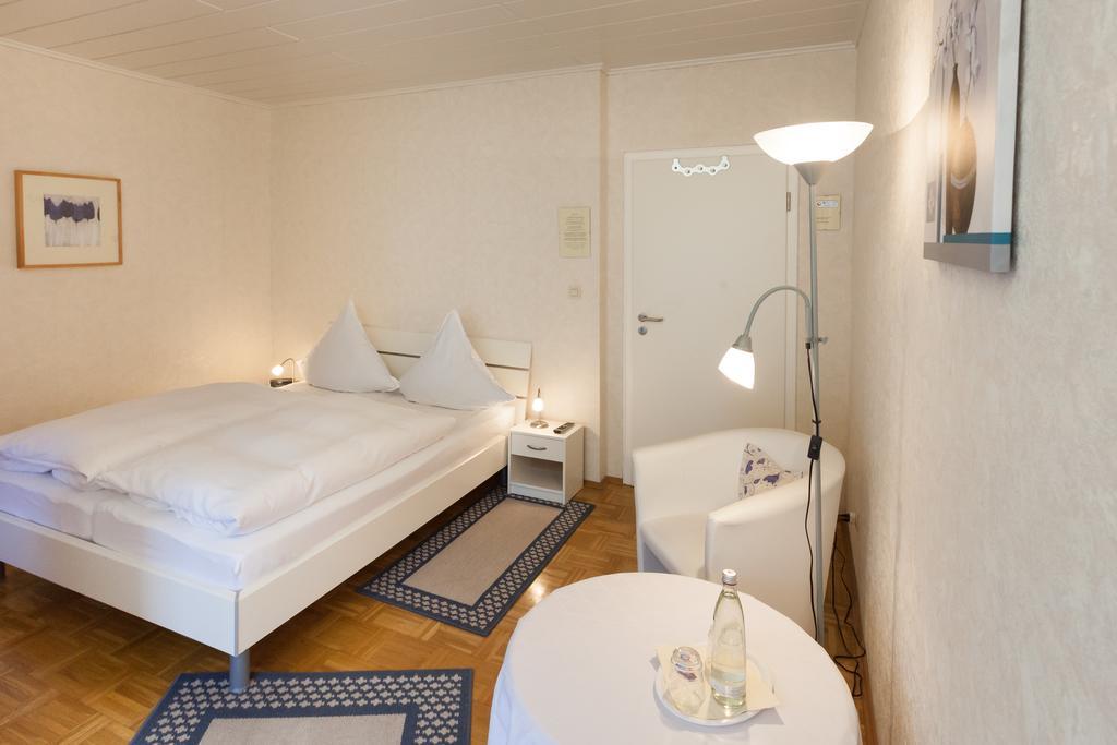 Haus Kesper-Brunen Otel Willingen  Oda fotoğraf