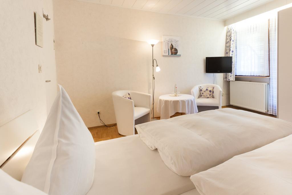 Haus Kesper-Brunen Otel Willingen  Oda fotoğraf