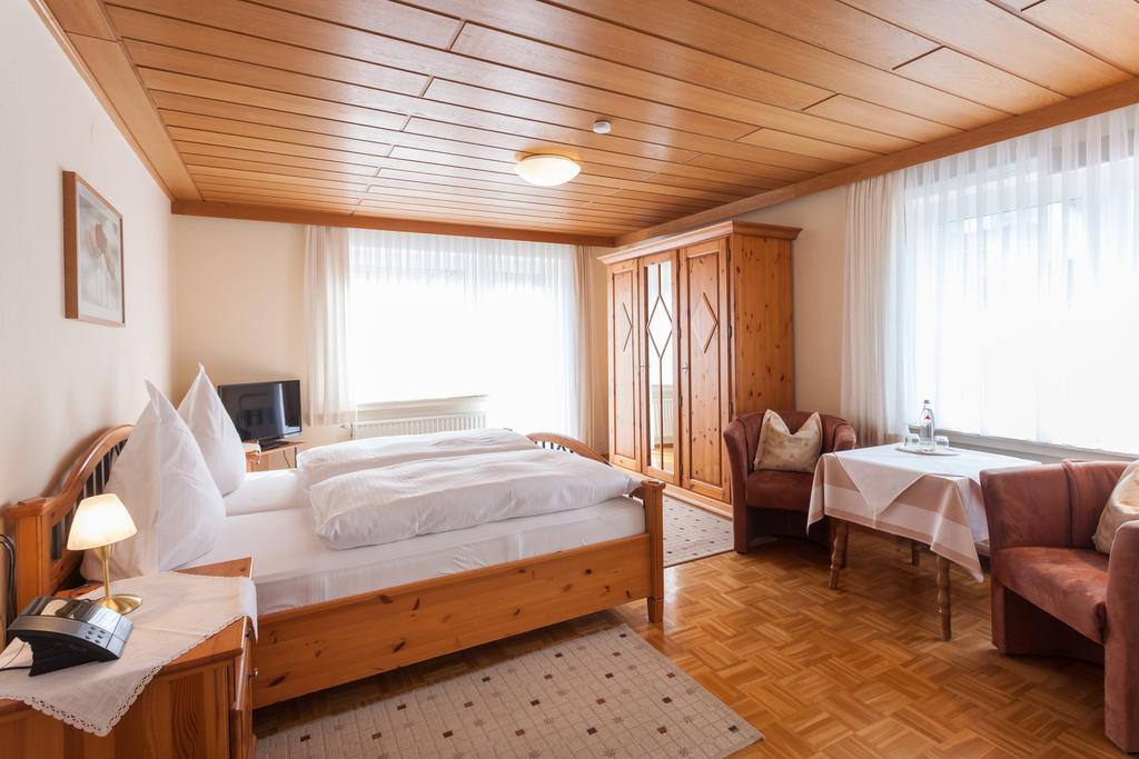 Haus Kesper-Brunen Otel Willingen  Oda fotoğraf
